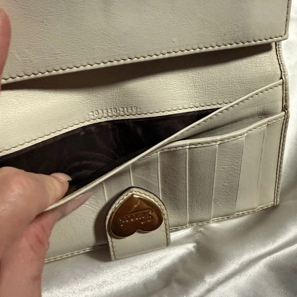 Gucci Brown GG Canvas Continental Wallet with White Trim and Heart Clasp - Picture 9 of 12